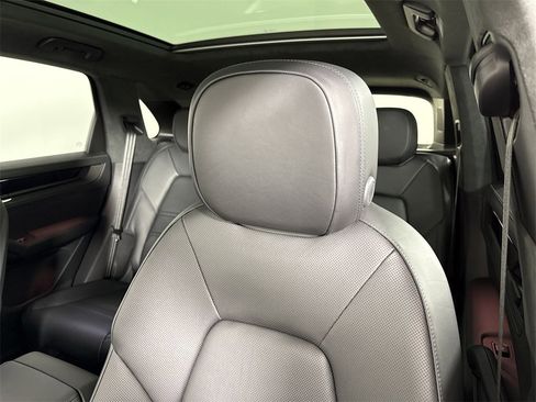 New 2026 Porsche Cayenne GTS image 41