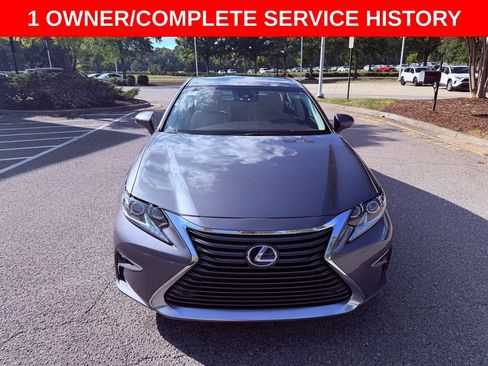 Used 2018 Lexus ES 300h w/ Luxury Package FWD image 2