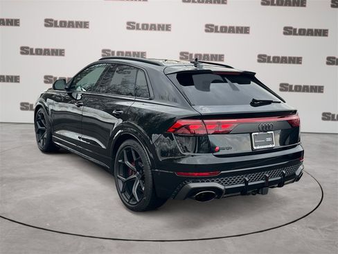 Used 2025 Audi RS Q8 performance image 3
