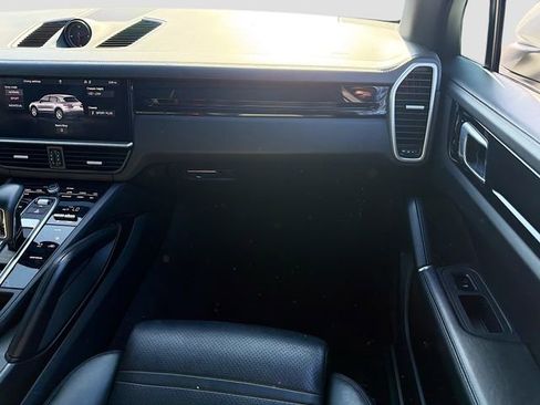 Used 2019 Porsche Cayenne S image 20