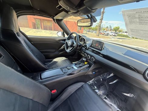 Used 2017 FIAT 124 Spider Lusso RWD image 19