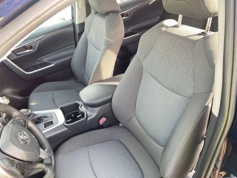 Used 2025 Toyota RAV4 XLE image 36