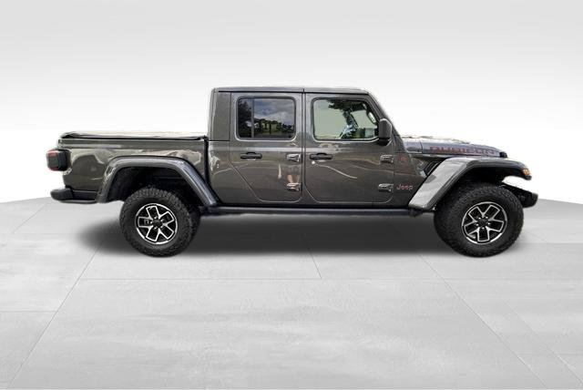 Used 2025 Jeep Gladiator Rubicon AWD/4WD image 8