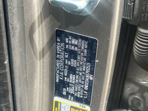 Used 2025 Kia Soul LX w/ LX Technology Package image 23