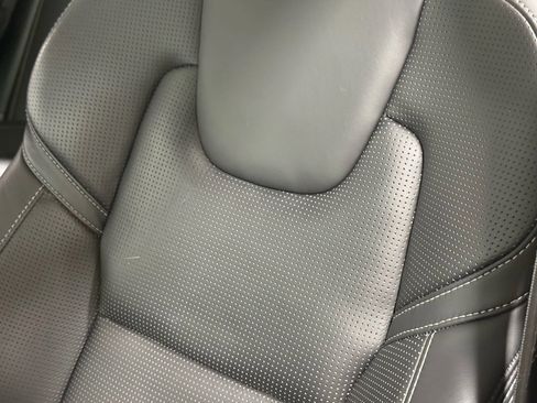 Used 2018 Volvo XC60 T8 Inscription w/ Luxury Seat Package image 19