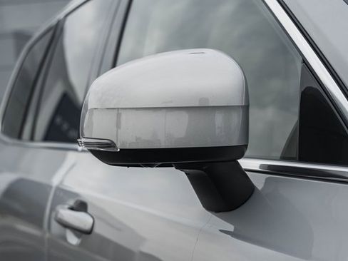 Used 2023 Volvo XC90 B6 Ultimate w/ Protection Package Premier image 16