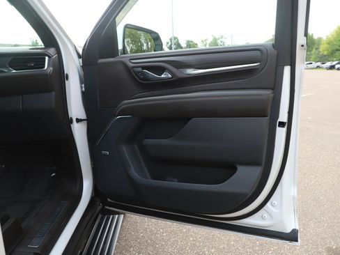 Used 2023 GMC Yukon Denali w/ Denali Reserve Package AWD/4WD image 9