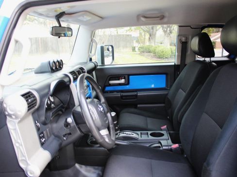 Used 2007 Toyota FJ Cruiser 4WD image 11