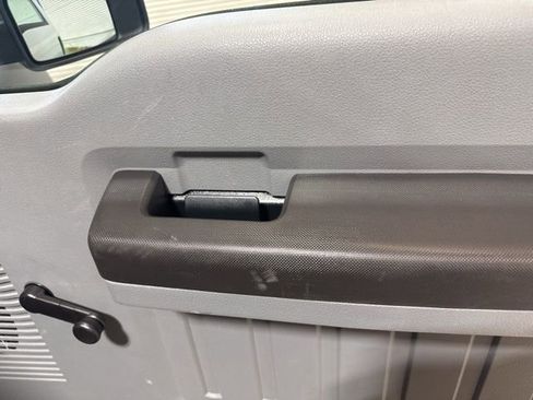 Used 2014 Ford F550 4x4 Regular Cab Super Duty image 14