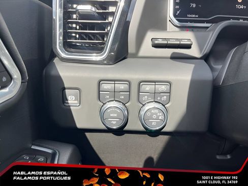 Used 2025 GMC Sierra 3500 Denali w/ Denali Reserve Package AWD/4WD image 23