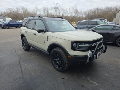 New 2025 Ford Bronco Sport Outer Banks w/ Sasquatch Outer Banks Package AWD/4WD image 4