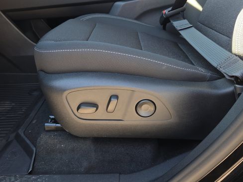 New 2026 Chevrolet Traverse LT w/ Sun and Wheel Package image 17