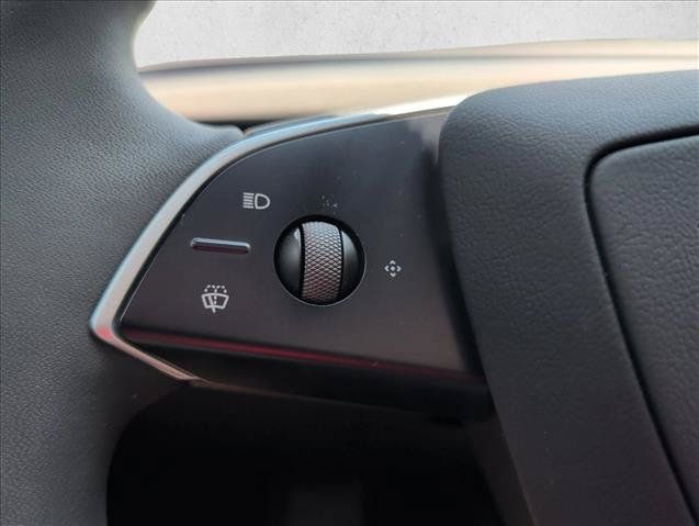 Used 2026 Tesla Model Y 2WD image 10