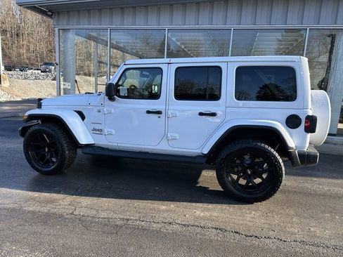 Used 2020 Jeep Wrangler Unlimited Sahara w/ Uconnect 4C Nav & Sound Group image 2