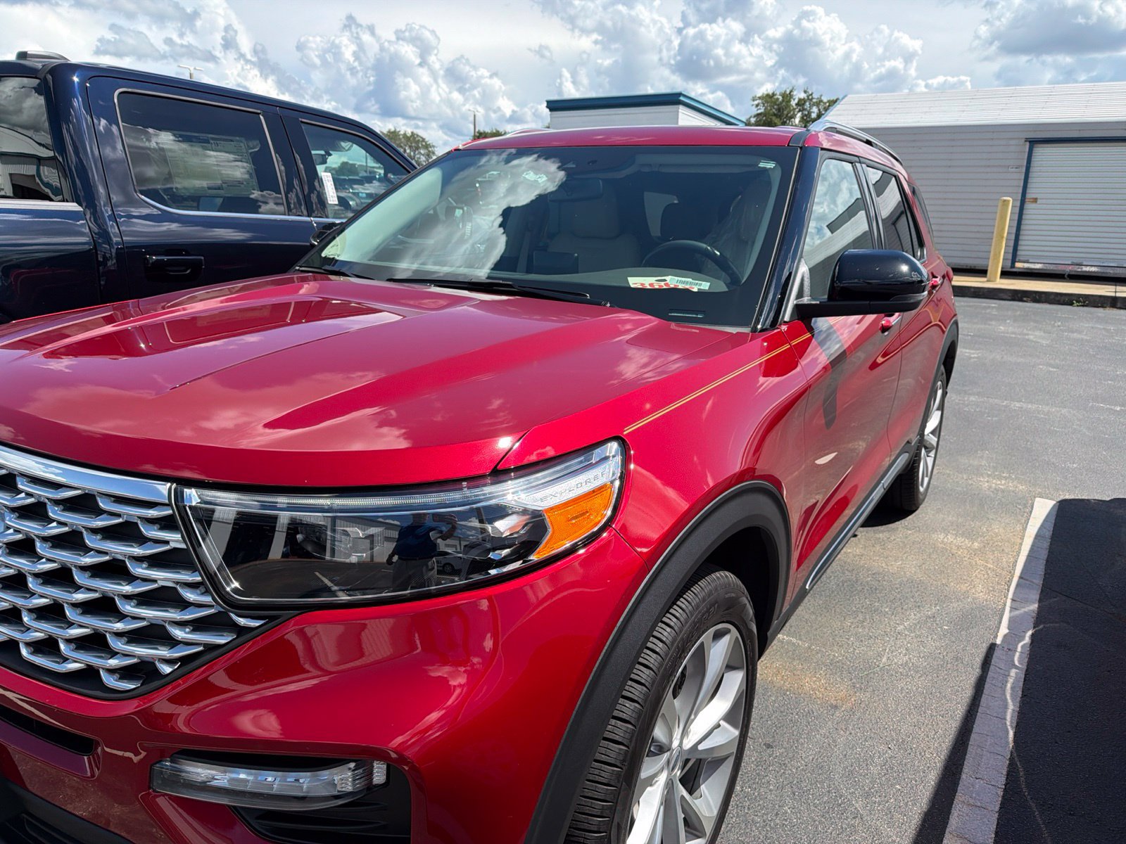 Certified 2023 Ford Explorer Platinum w/ Technology Package AWD/4WD image 8