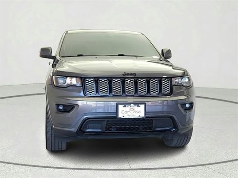 Used 2019 Jeep Grand Cherokee Altitude image 2