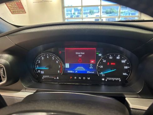 Used 2020 Ford Explorer XLT w/ Equipment Group 202A AWD/4WD image 34