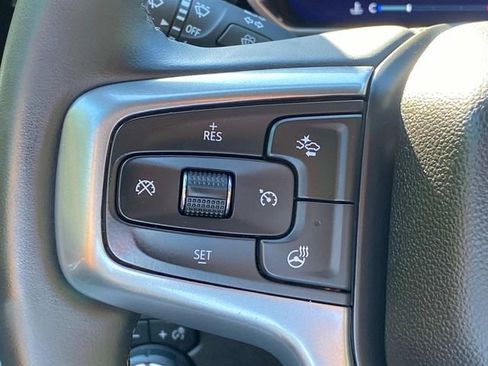 Used 2023 Chevrolet Silverado 1500 LT AWD/4WD image 19