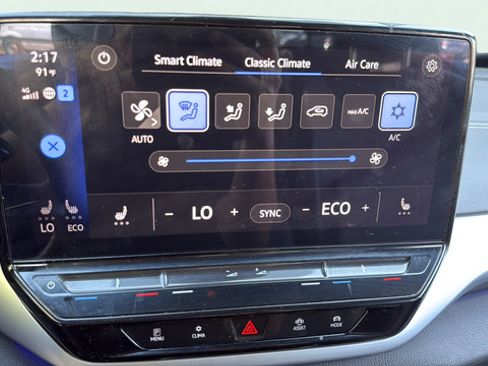 Used 2023 Volkswagen ID.4 2WD image 22