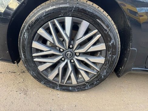 Used 2023 Nissan Altima 2.5 SV image 13