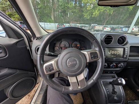 Used 2014 Jeep Patriot Latitude w/ Freedom Edition Package FWD image 33