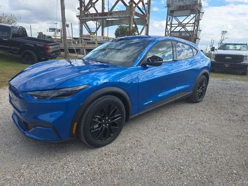 Used 2025 Ford Mustang Mach-E Select w/ Comfort Package Lite image 3