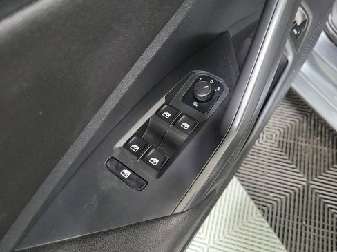 Used 2020 Volkswagen Jetta SE w/ SE Cold Weather Package FWD image 27