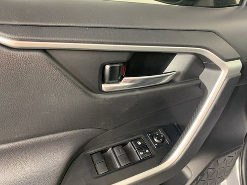 Used 2021 Toyota RAV4 XLE w/ Convenience Package image 14