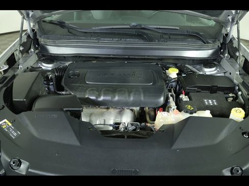 Used 2021 Jeep Cherokee Latitude Plus image 20