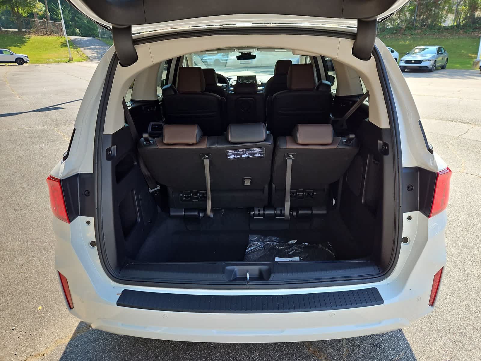 New 2027 Honda Odyssey Elite image 9