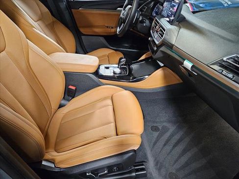 Used 2025 BMW X4 xDrive30i w/ Premium Package image 22