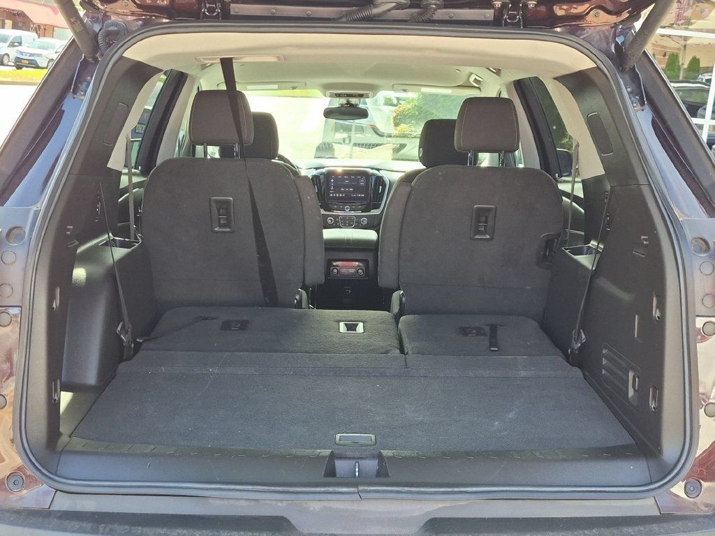 Used 2021 Chevrolet Traverse LT AWD/4WD image 6