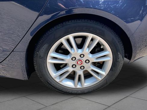 Used 2019 Jaguar XE Premium AWD/4WD image 10