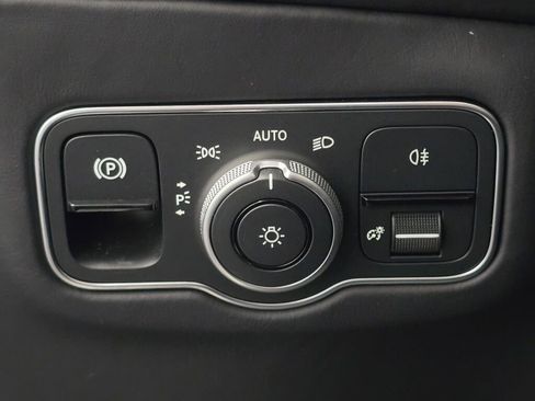 Used 2024 Aston Martin DBX 707 image 35