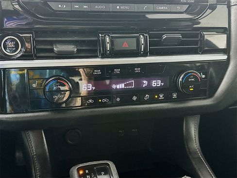 Used 2022 Nissan Pathfinder SV w/ SV Premium Package image 18