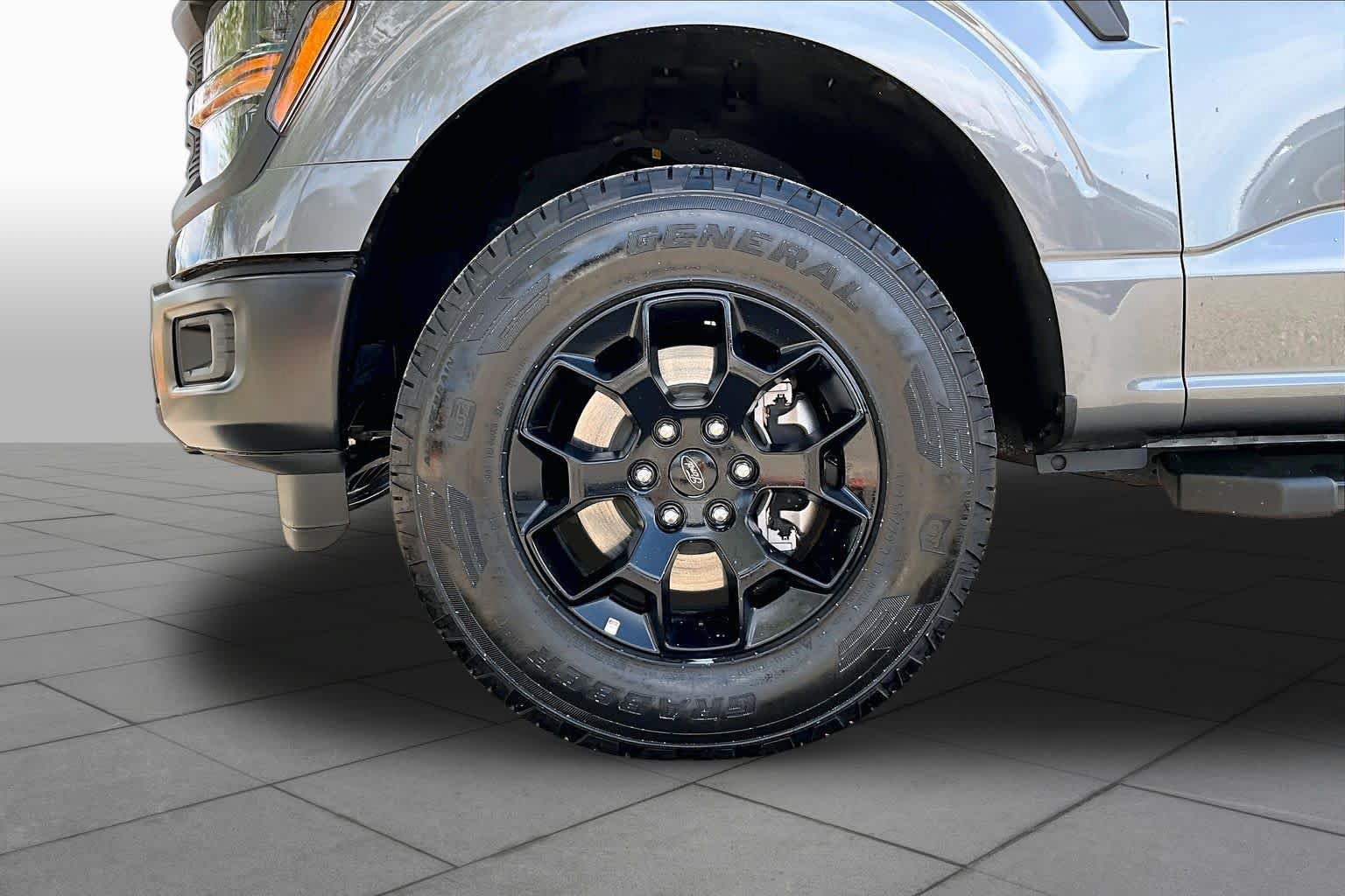 Used 2025 Ford F150 STX w/ Equipment Group 201A FX4 AWD/4WD image 10