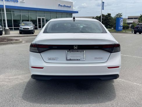 Used 2025 Honda Accord SE image 5
