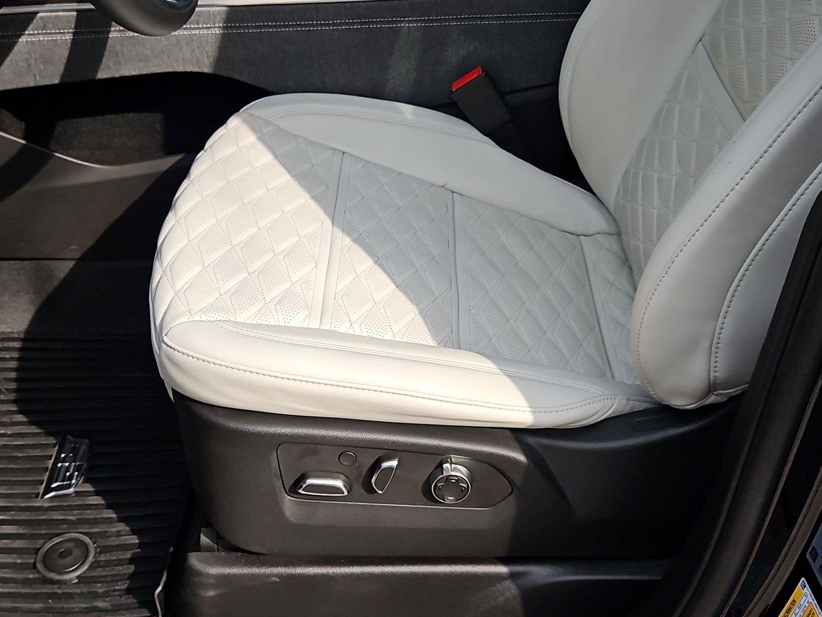 Used 2025 Cadillac Escalade Sport Platinum AWD/4WD image 27