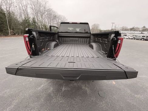 New 2026 GMC Sierra 3500 SLT image 31