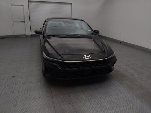 Used 2025 Hyundai Elantra SEL FWD image 14