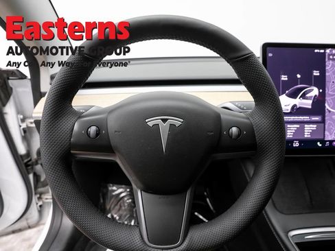 Used 2022 Tesla Model 3 Long Range AWD/4WD image 10