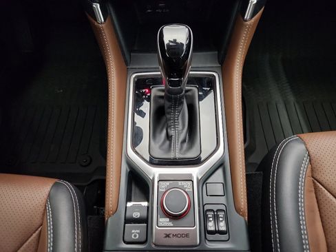 Used 2024 Subaru Forester Touring image 28