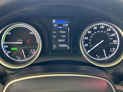Used 2024 Toyota Camry LE FWD image 25