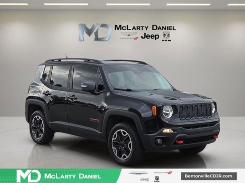 Used 2016 Jeep Renegade Trailhawk w/ Premium Trailhawk Package AWD/4WD image 1