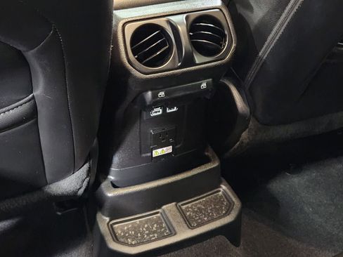 Used 2019 Jeep Wrangler Unlimited Sahara AWD/4WD image 49