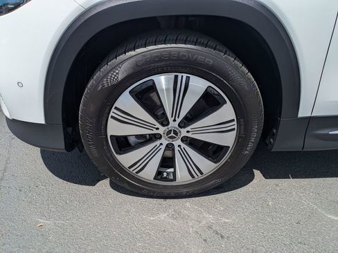 Used 2024 Mercedes-Benz EQB 250+ image 11