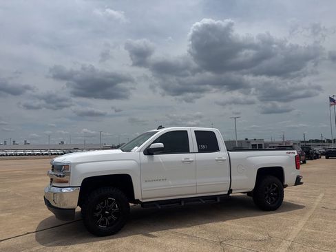 Used 2017 Chevrolet Silverado 1500 LT w/ All Star Edition AWD/4WD image 12