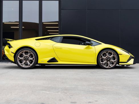 Used 2023 Lamborghini Huracan Tecnica RWD image 10