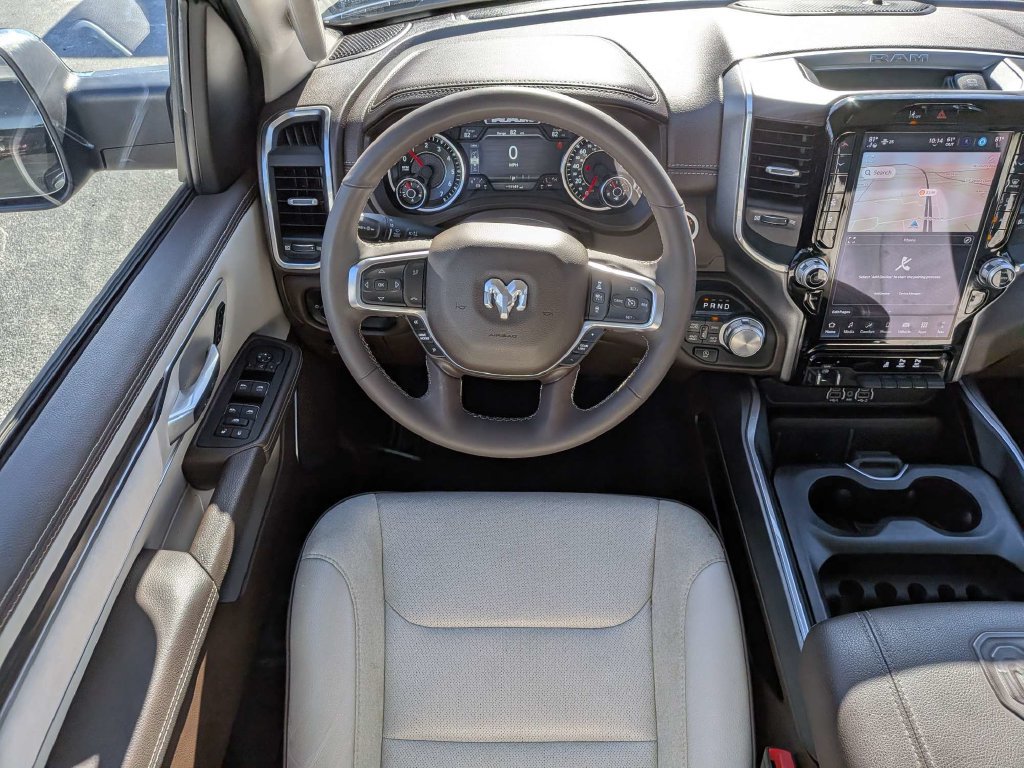 Used 2025 RAM 1500 Laramie AWD/4WD image 14