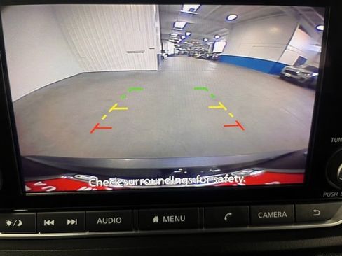 Used 2022 Nissan Rogue SV image 27